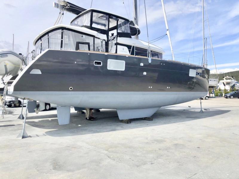 Book yachts online - catamaran - Lagoon 450 - OASIS Air Condition in salon Generator Watermaker - rent