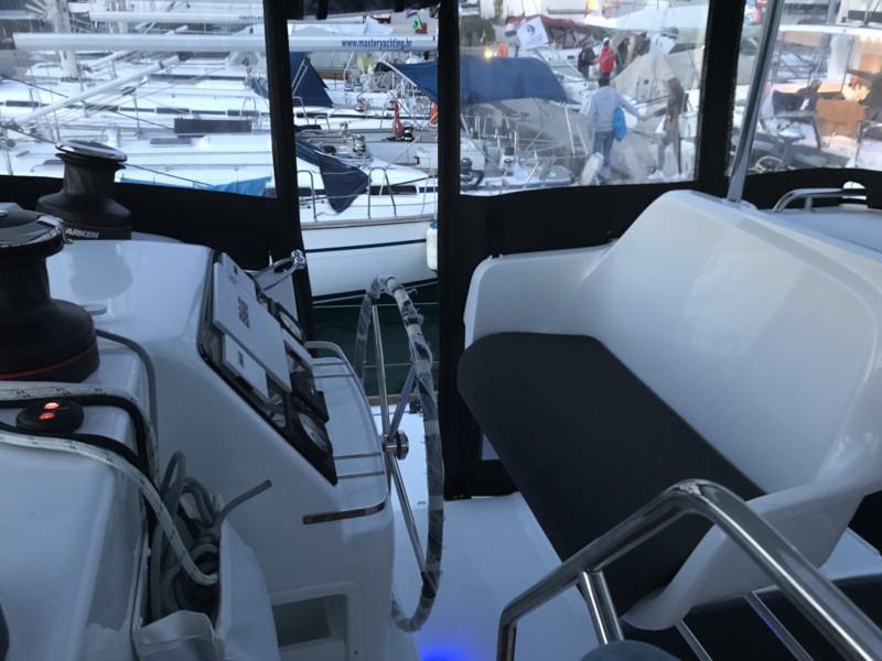 Book yachts online - catamaran - Lagoon 450 - OASIS Air Condition in salon Generator Watermaker - rent