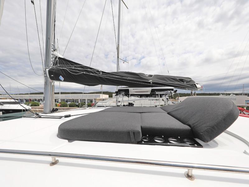 Book yachts online - catamaran - Lagoon 450 - OASIS Air Condition in salon Generator Watermaker - rent