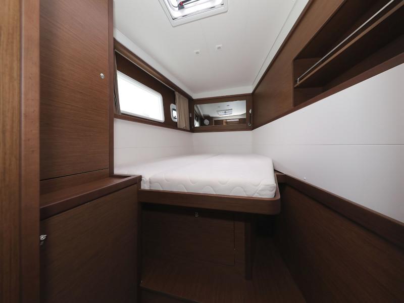 Book yachts online - catamaran - Lagoon 450 - OASIS Air Condition in salon Generator Watermaker - rent
