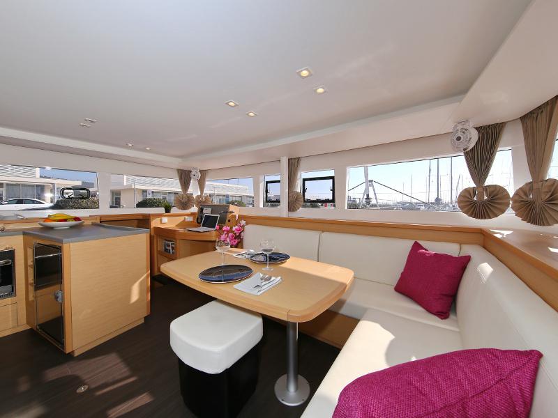 Book yachts online - catamaran - Lagoon 450 - FELIX FINIS  - rent