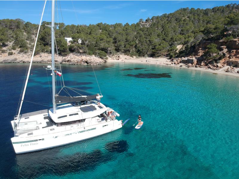 Book yachts online - catamaran - Lagoon 450 - FELIX FINIS  - rent