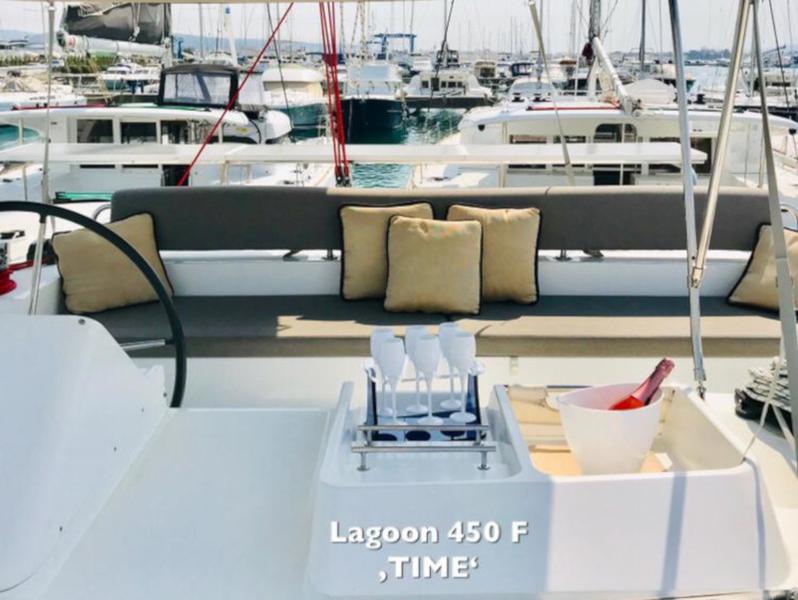 Book yachts online - catamaran - Lagoon 450 F - TIME  - rent