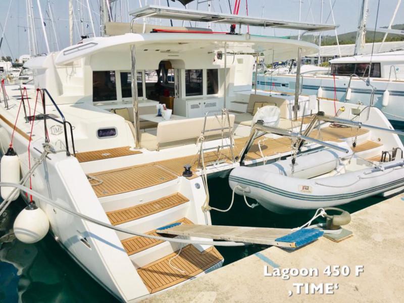 Book yachts online - catamaran - Lagoon 450 F - TIME  - rent