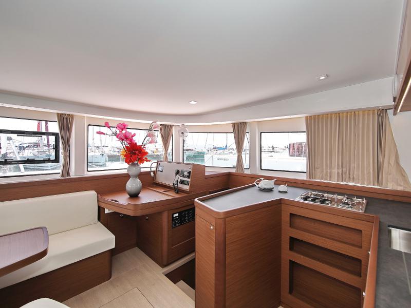 Book yachts online - catamaran - Lagoon 42 - MASTERPIECE - rent