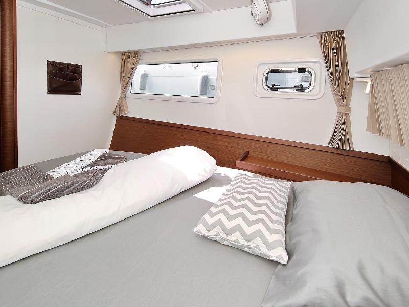 Book yachts online - catamaran - Lagoon 42 - MASTERPIECE - rent
