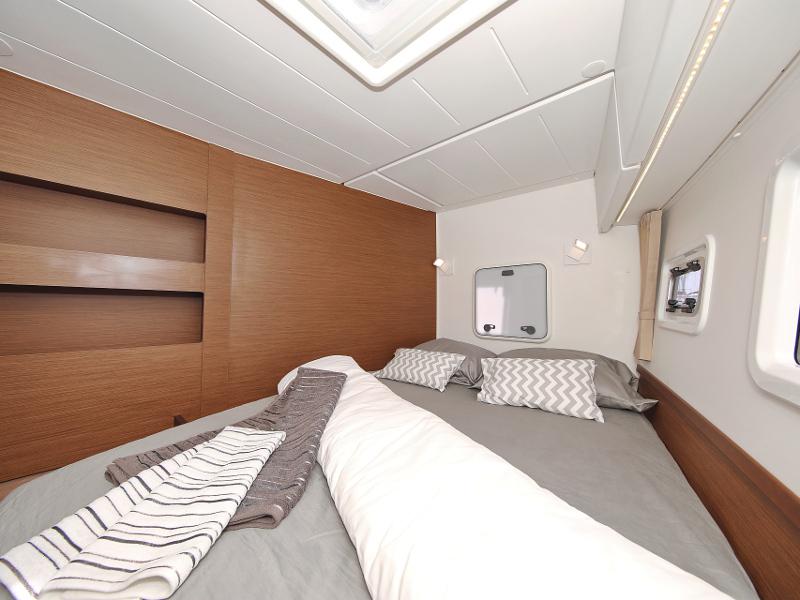 Book yachts online - catamaran - Lagoon 42 - MASTERPIECE - rent