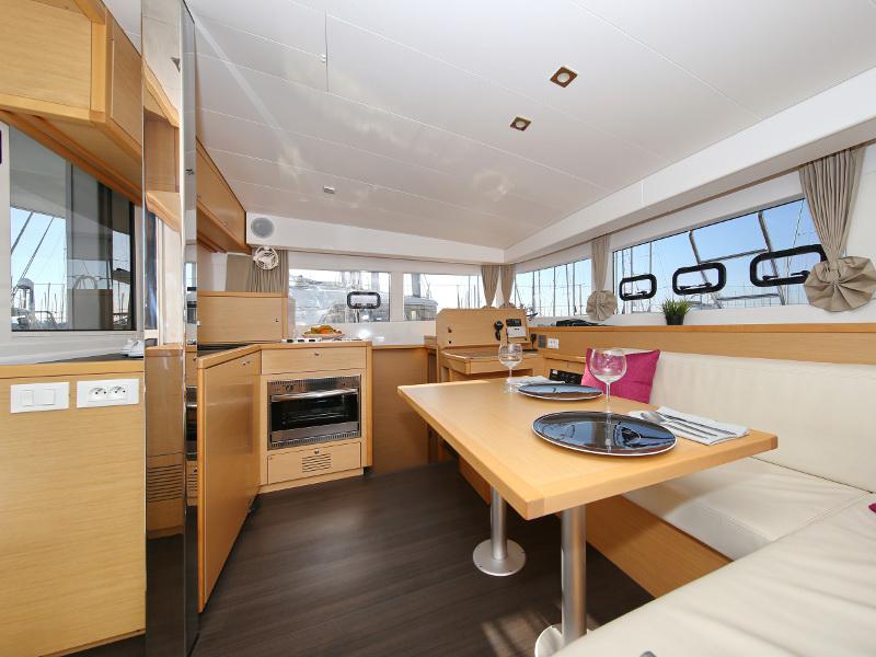 Book yachts online - catamaran - Lagoon 39 - VENTUS Generator - rent