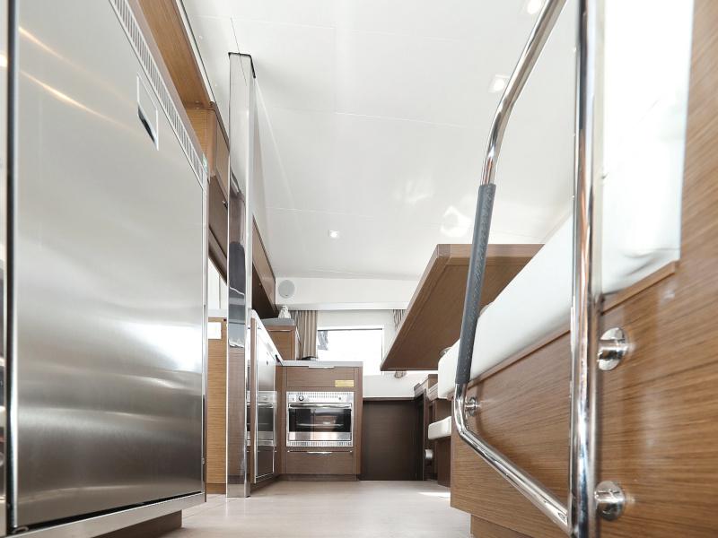 Book yachts online - catamaran - Lagoon 40 - MARI AC salon + generator + watermaker - rent