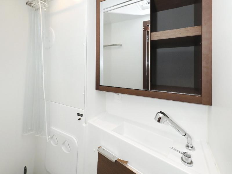 Book yachts online - catamaran - Lagoon 40 - MARI AC salon + generator + watermaker - rent
