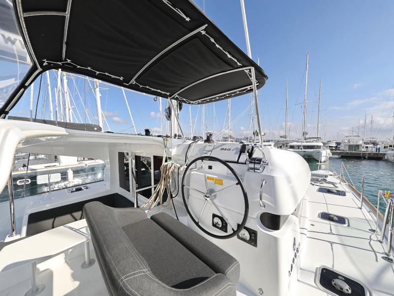 Book yachts online - catamaran - Lagoon 40 - NINA II - rent