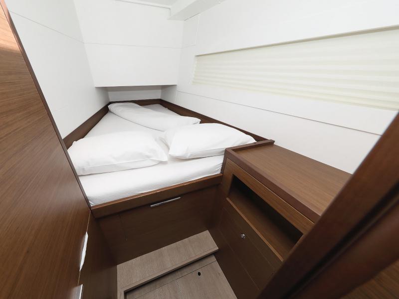 Book yachts online - catamaran - Lagoon 40 - NINA II - rent