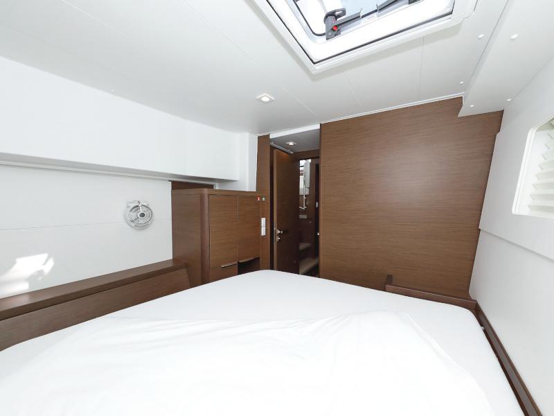 Book yachts online - catamaran - Lagoon 40 - NINA II - rent