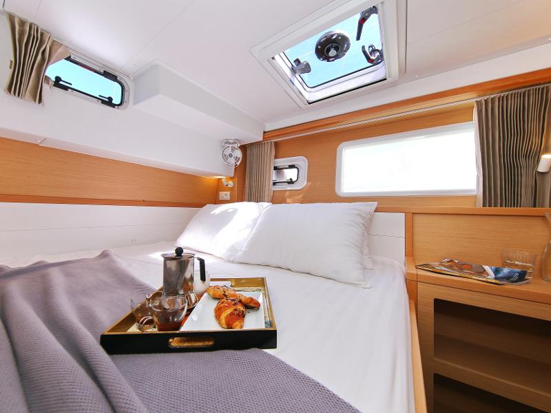 Book yachts online - catamaran - Lagoon 39 - GIN TONIC Generator - rent