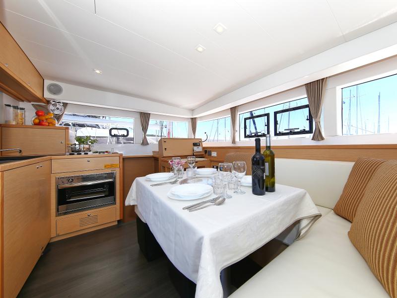 Book yachts online - catamaran - Lagoon 39 - GIN TONIC Generator - rent