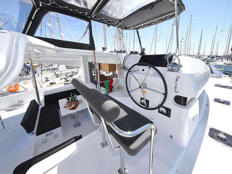 Book yachts online - catamaran - Lagoon 39 - GIN TONIC Generator - rent