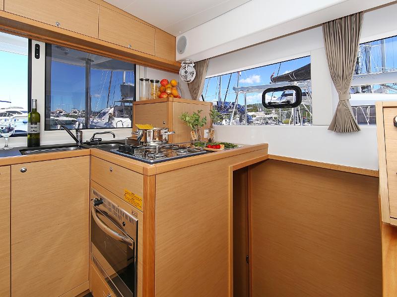 Book yachts online - catamaran - Lagoon 39 - GIN TONIC Generator - rent