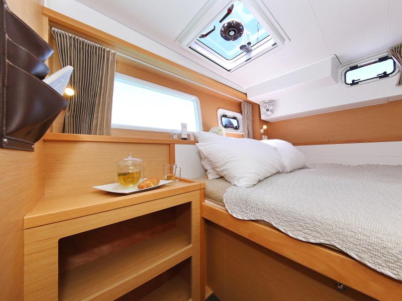 Book yachts online - catamaran - Lagoon 39 - GIN TONIC Generator - rent