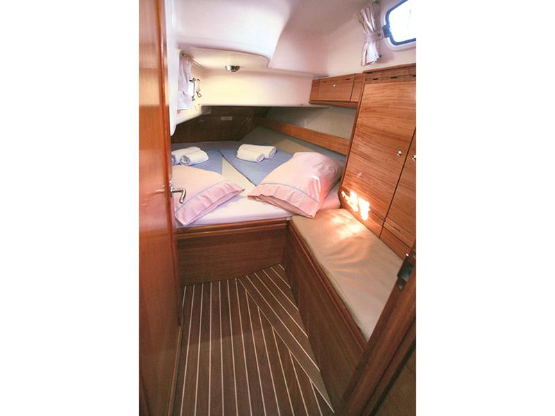 Book yachts online - sailboat - Bavaria 38 Cruiser - Aristoteles - rent
