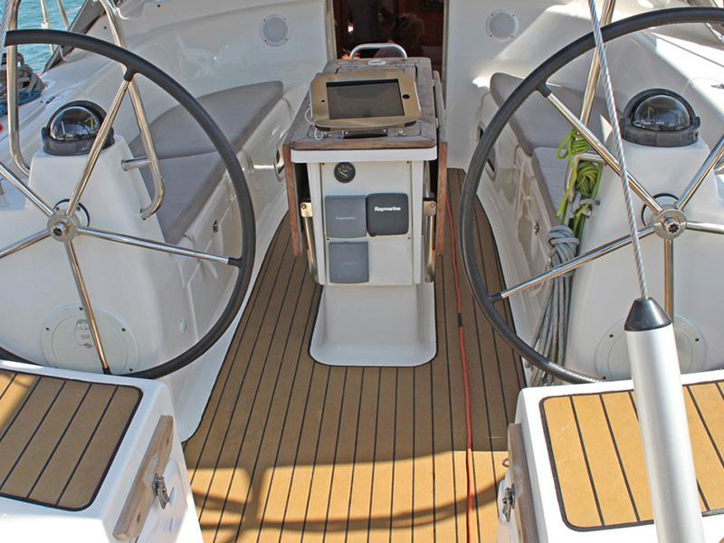 Book yachts online - sailboat - Bavaria 42 Cruiser - Iraklis - rent