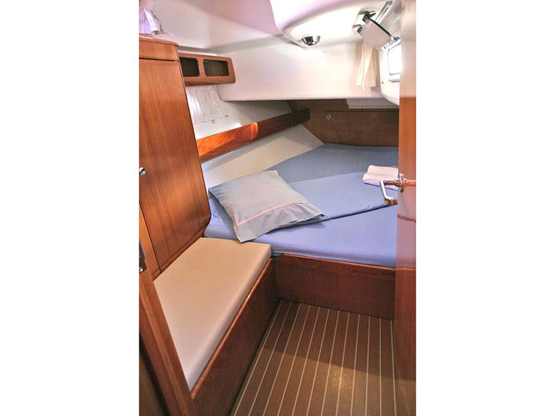 Book yachts online - sailboat - Bavaria 42 Cruiser - Iraklis - rent