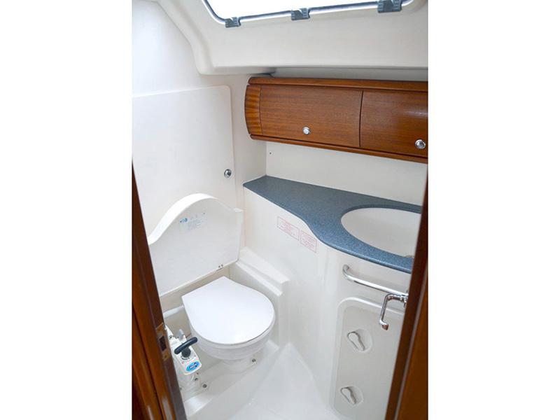 Book yachts online - sailboat - Bavaria 44 - Telemachos - rent