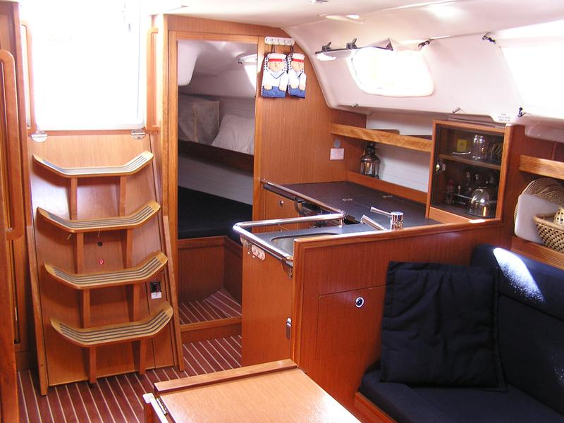 Book yachts online - sailboat - Bavaria 35 Cruiser - Alba - rent