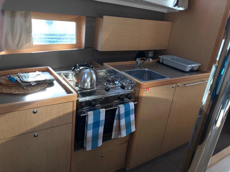 Book yachts online - sailboat - Oceanis 38.1 - Elisa - rent