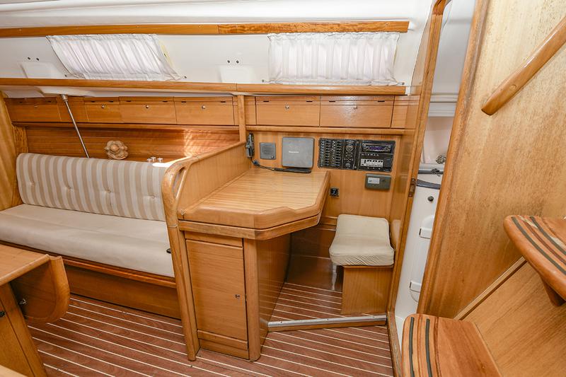 Book yachts online - sailboat - Bavaria 30 Cruiser - Vader - rent