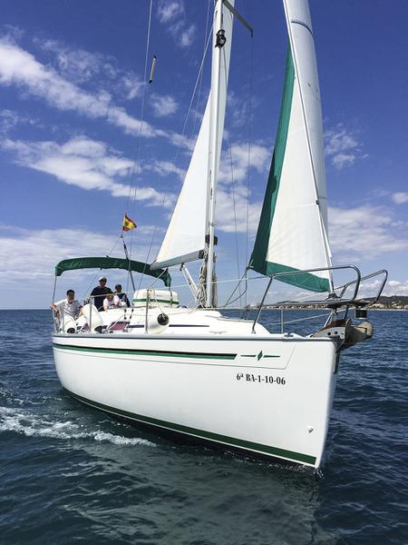 Book yachts online - sailboat - Bavaria 30 Cruiser - Vader - rent