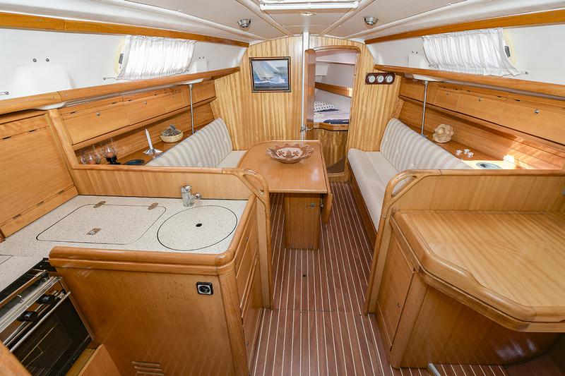 Book yachts online - sailboat - Bavaria 30 Cruiser - Vader - rent