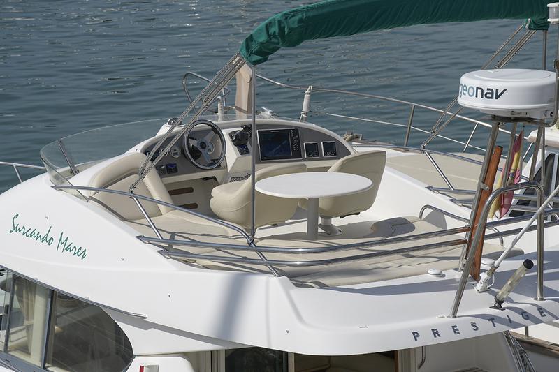 Book yachts online - motorboat - Prestige 32 - Kazan I - rent
