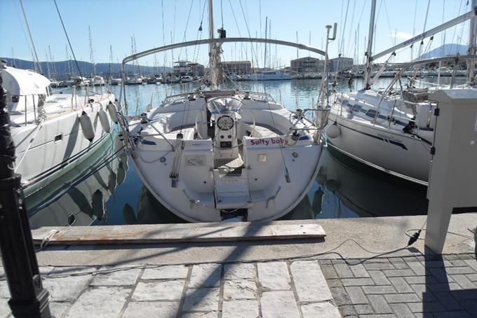 Book yachts online - sailboat - Bavaria 40 - Salty Baby - rent