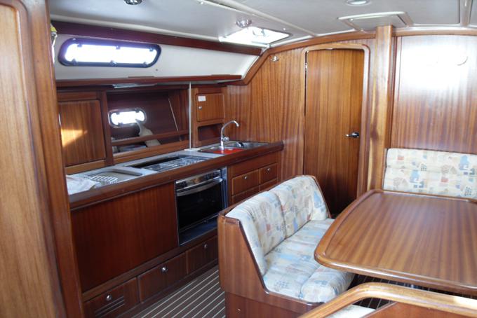 Book yachts online - sailboat - Bavaria 40 - Salty Baby - rent