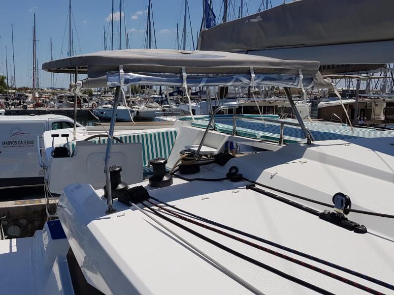 Book yachts online - catamaran - Astréa 42 - Shangri-La - rent