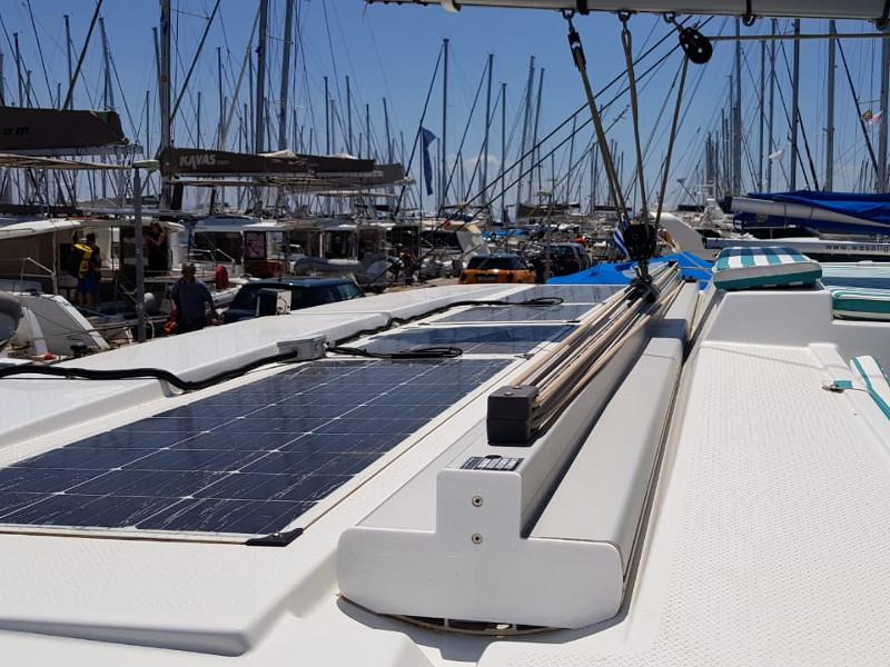 Book yachts online - catamaran - Astréa 42 - Shangri-La - rent
