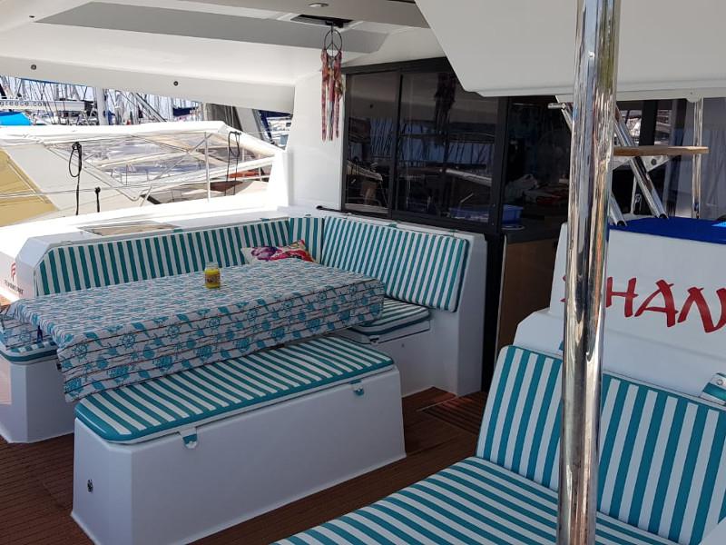 Book yachts online - catamaran - Astréa 42 - Shangri-La - rent
