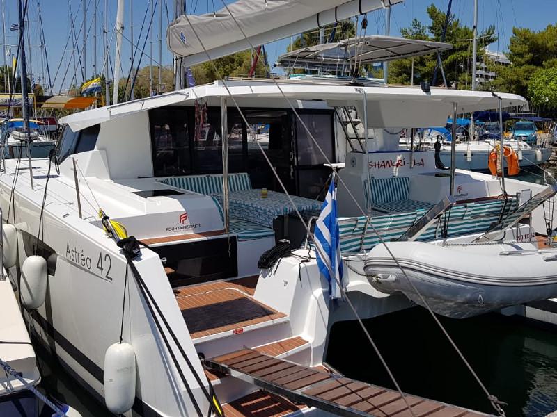 Book yachts online - catamaran - Astréa 42 - Shangri-La - rent