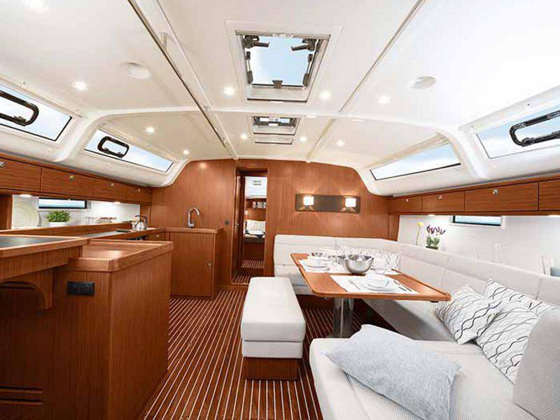 Book yachts online - sailboat - Bavaria Cruiser 51 - Guarda che luna - rent