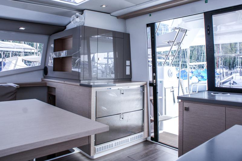 Book yachts online - catamaran - Helia 44 (4 cabs) - Lounge - rent