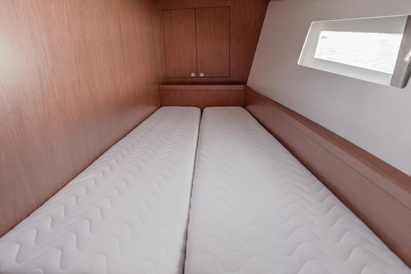 Book yachts online - sailboat - Oceanis 45 (4 cabs) - CANCAN - rent
