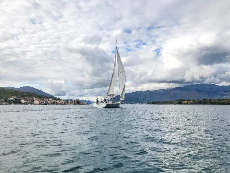 Book yachts online - sailboat - Oceanis 45 (4 cabs) - Foxtrot - rent