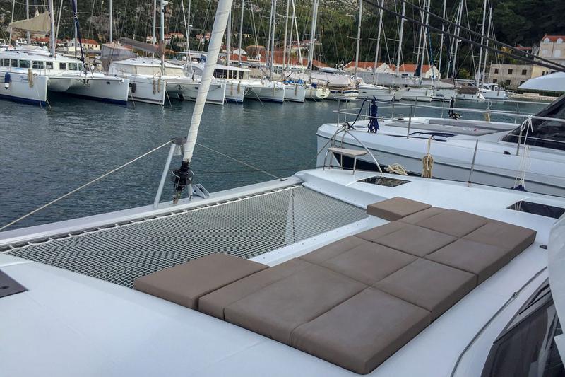 Book yachts online - catamaran - Astréa 42 - Wave - rent