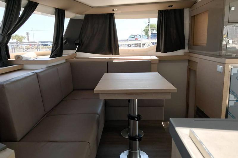 Book yachts online - catamaran - Astréa 42 - Wave - rent