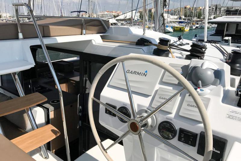 Book yachts online - catamaran - Astréa 42 - Wave - rent