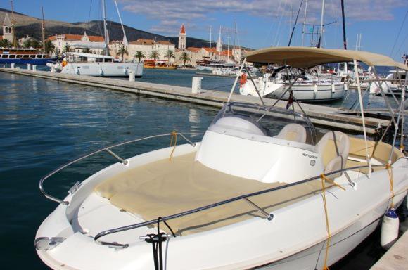 Book yachts online - motorboat - Beneteau Flyer 550 SD - Beneteau Flyer 550 - rent