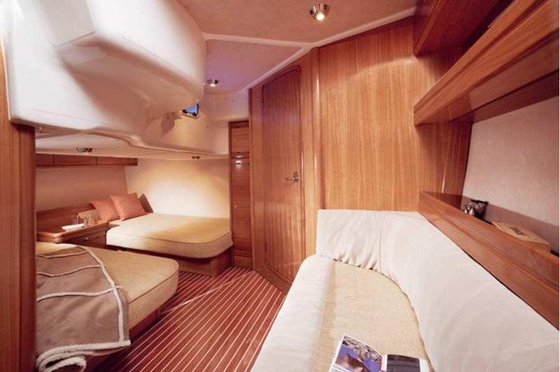 Book yachts online - motorboat - Bavaria 42 Sport - Sport 44ft Open - rent