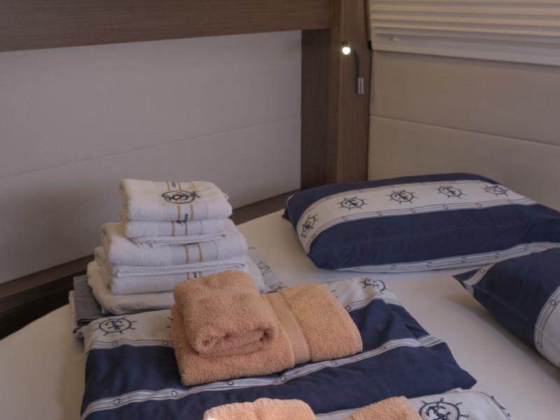 Book yachts online - catamaran - Lagoon 50 Fly - MILA (AC in Salon and cabin + generator) - rent