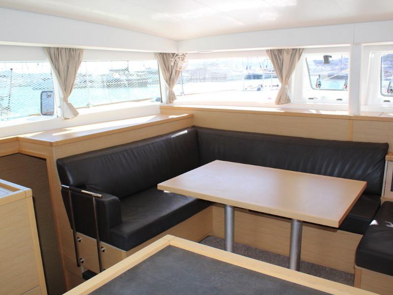 Book yachts online - catamaran - Lagoon 400 S2 - NN - rent