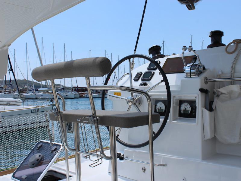Book yachts online - catamaran - Lagoon 400 S2 - NN - rent